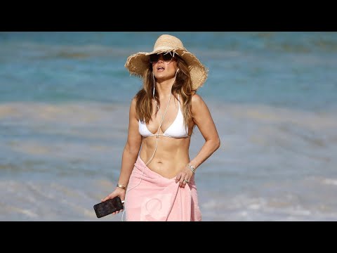 Jennifer Lopez's Amazing Abs At The Beach In St. Barts