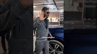 Jet-setting with style Ajay Devgn spotted at Mumbai Airport ✈️?️ ajaydevgn ajaydevgan shorts