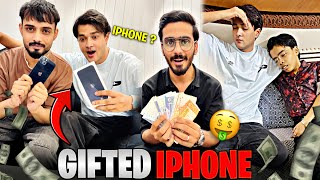 Haris Ny Fardeen ko Iphone Gift Krdiya 😍😳 | Owais Jeeva Ki Tabiyat Kharab Hogai 😟