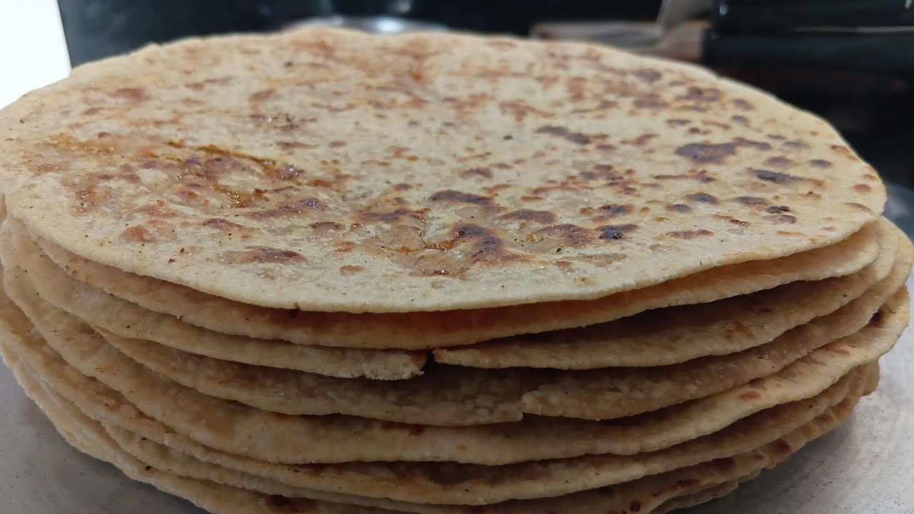 संक्रांती निमित्त रथ सप्तमी पर्यंत अशा प्रकारे तिळ पोळी करून बघा😋 महिनाभर आरामात टिकते..