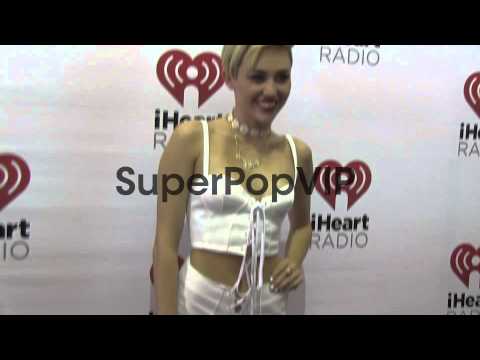 miley-cyrus-at-iheartradio-music-festival-and-village---d...