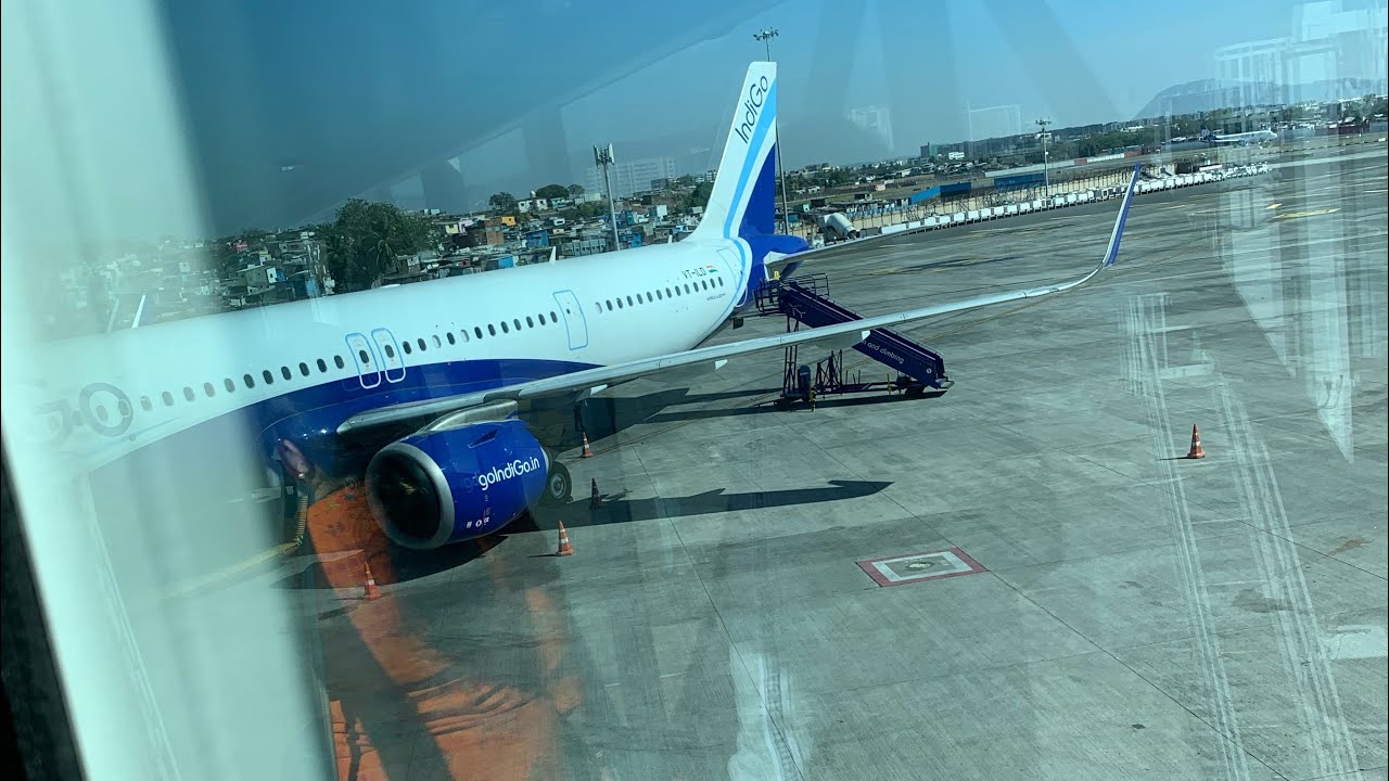 IndiGo Airlines A321-252NX takeoff from Mumbai Airport with an amazing growl !