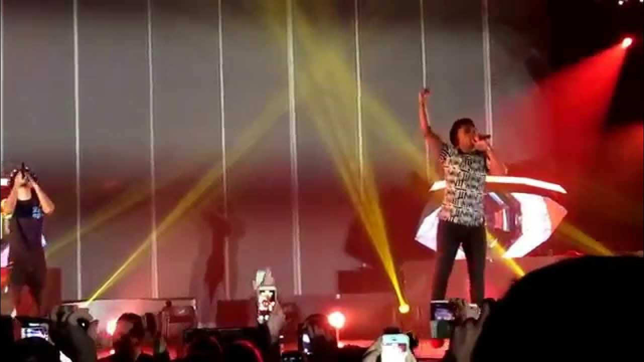 Maitre Gims Halle Tony Garnier Soprano - Il nous connaissent pas - Live - Lyon Halle Tony Garnier  31/03/2015 - HD - YouTube