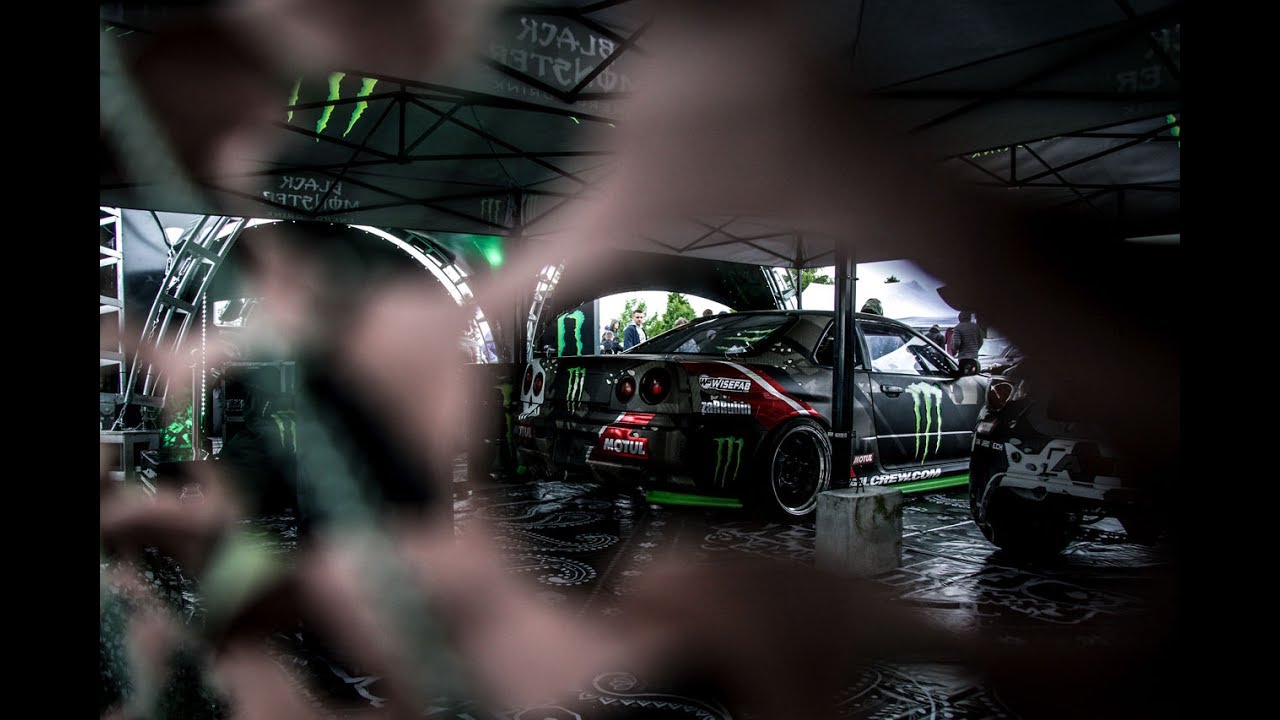 Автоспорт песня о привязанности. Tsunami Санкт-Петербург. ЦУНАМИ пикник арт БМВ. Игра Tsunami Picnic. Tsunami Picnic 2022 СПБ фото.