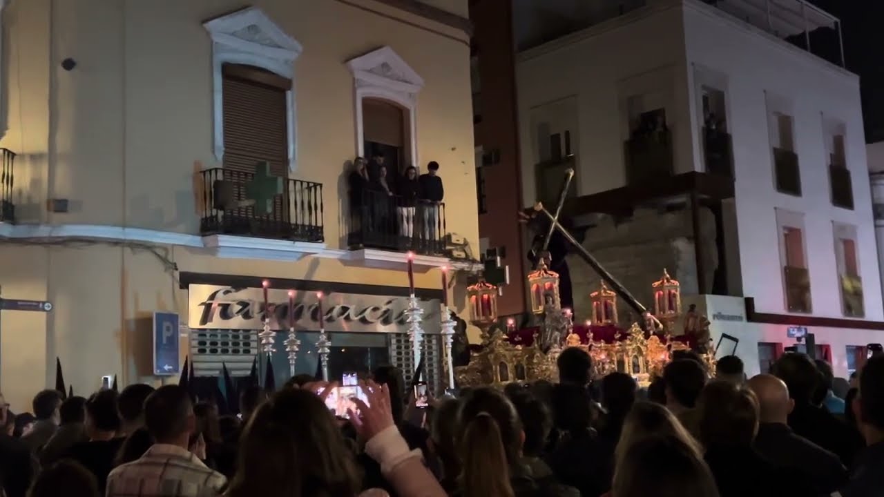 Cristo de la Salud (Los Gitanos) Puerta del Osario || Madrugá Sevilla 2025