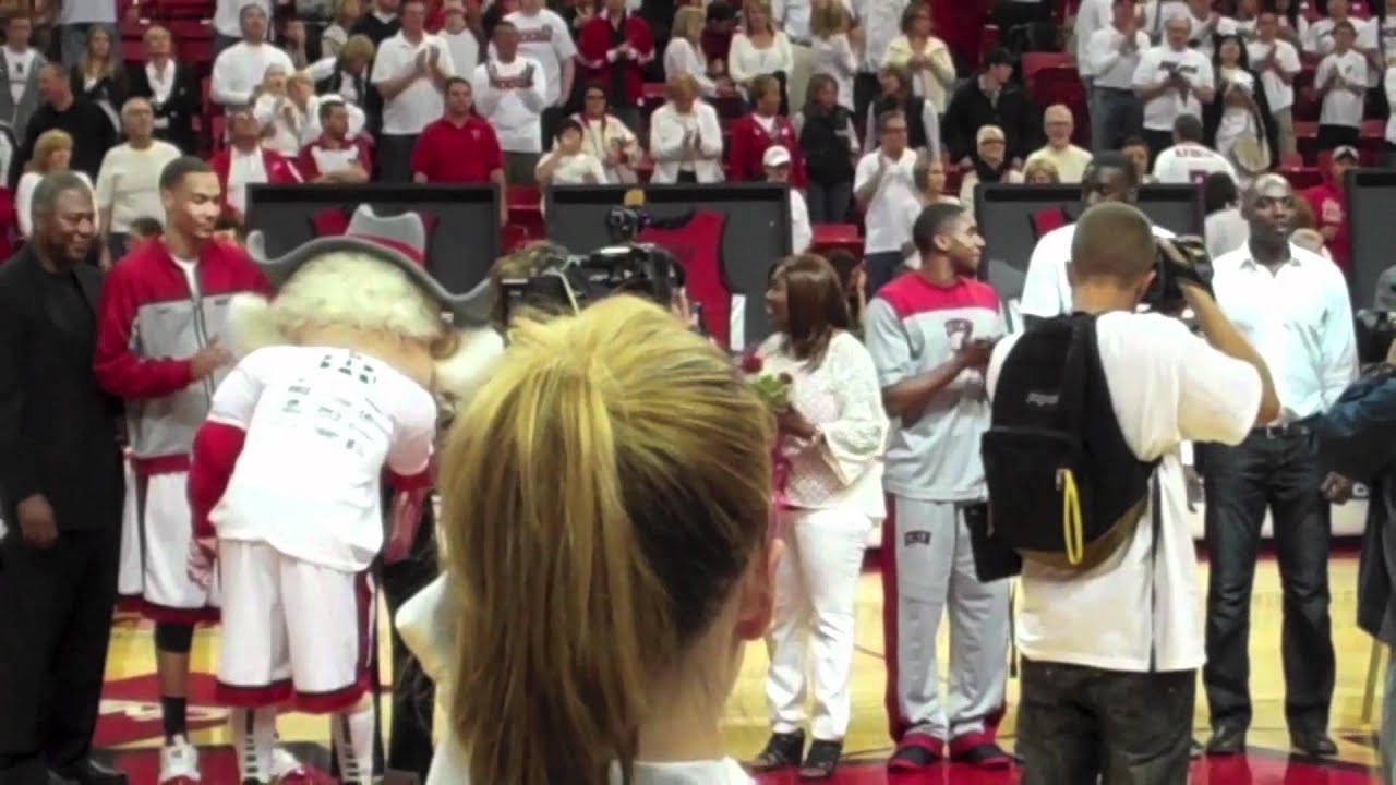 MyLVsports.com Tunnel Cam: Wyoming at UNLV