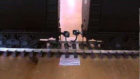 Kadee couplers with neodymium magnets