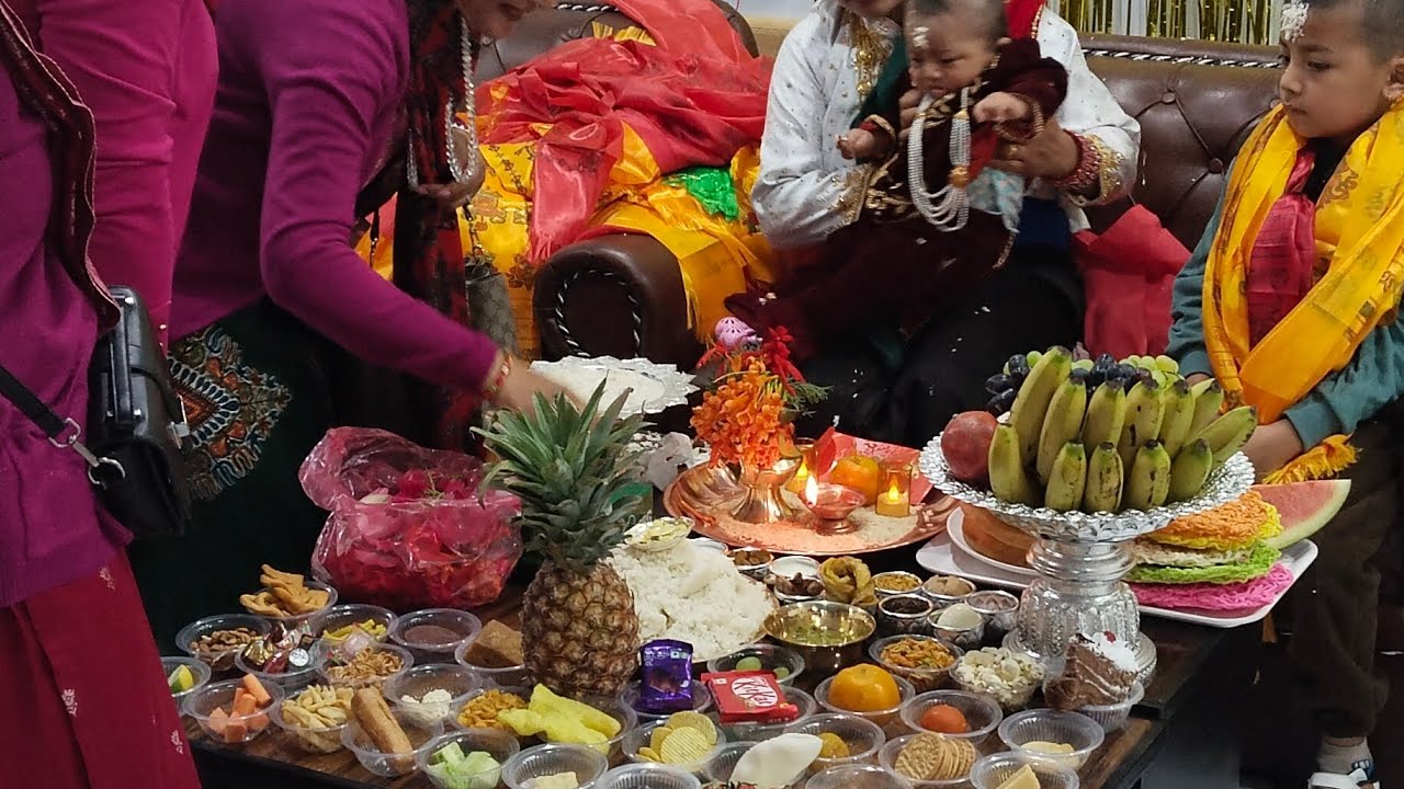 भातखुलाई चल्दै टीका लगाउदै