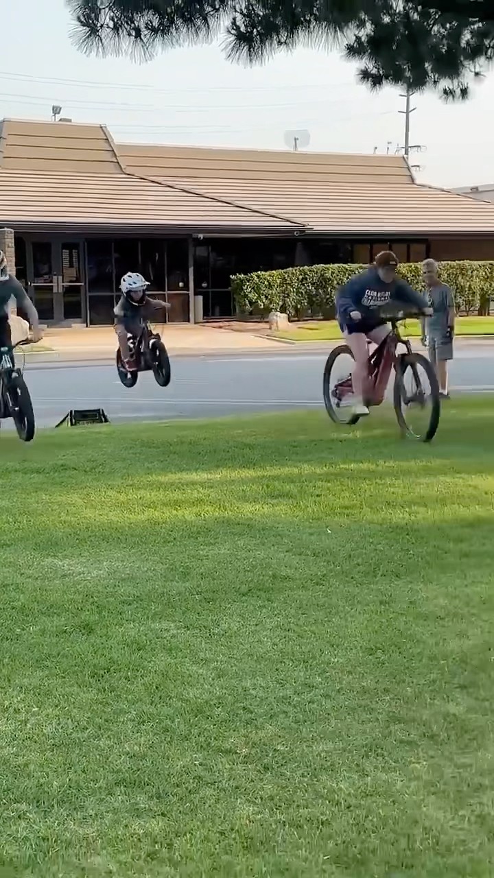 #JasonDeruloTV // Family Bikes ? #GotPermissionToPost From @HoneycuttElliot #GladUCame