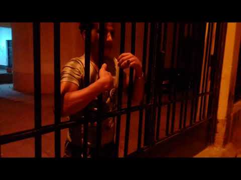 رقص مضحك جدا علي اغنيه سجنو حبيبي يابا