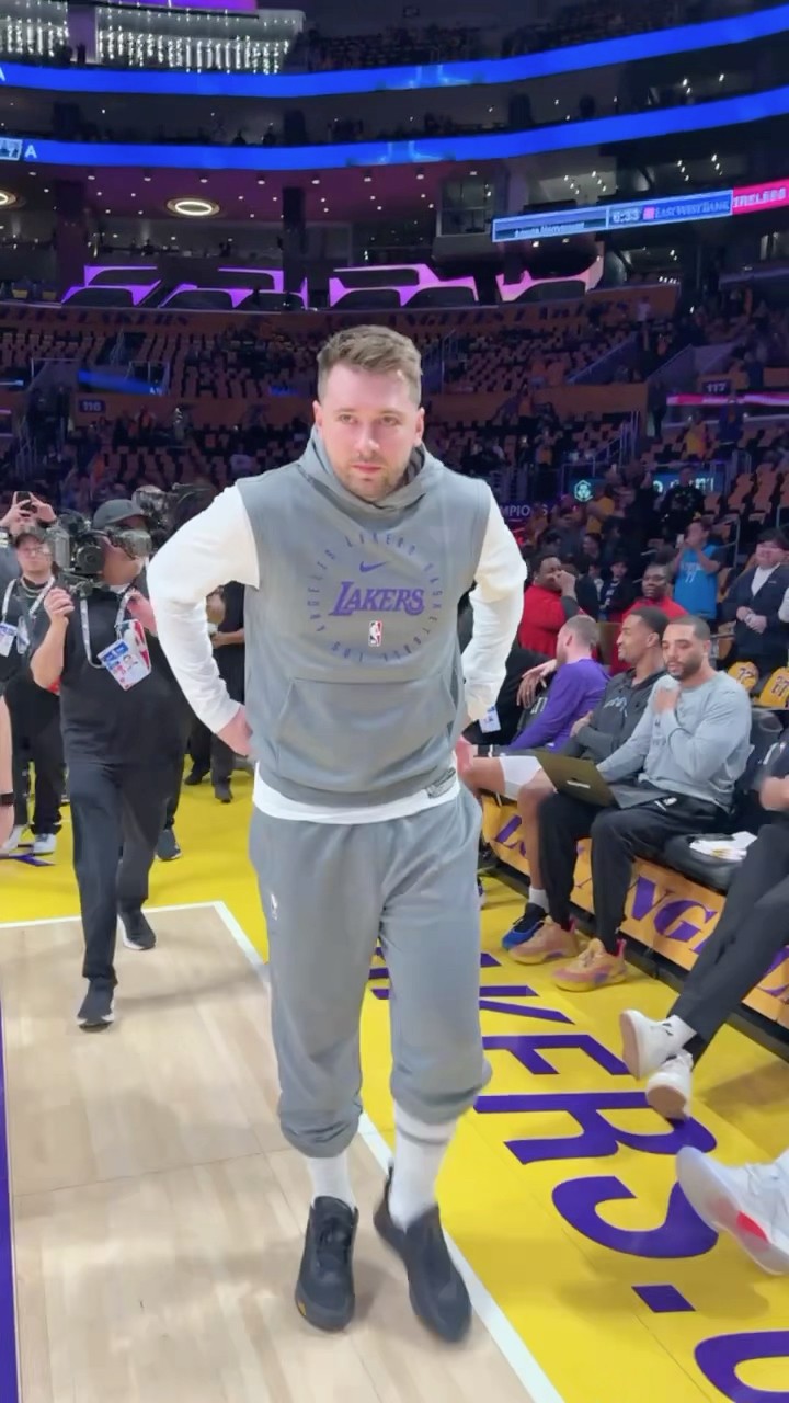Luka takes the floor for warmups for the first time in L.A.