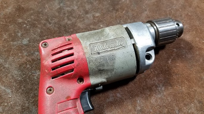 How'd I do? Two old Black & Decker drills for €15. : r/Tools