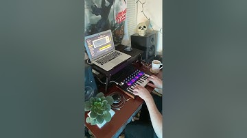 Using My Arturia Minilab to Play Epic Hook Synth in Mainstage ~ Logic Pro X