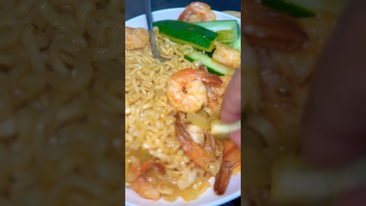Noodles 🍜 cucumbers 🥒 shrimp 🍤