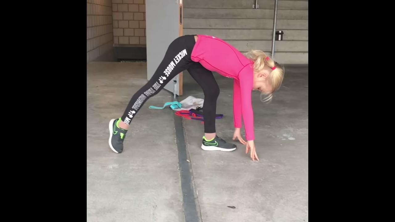 Tips & Tricks on Basic Figure Skating , warm up YouTube