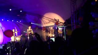 Matt and Kim - Hoodie On - Stubb's Austin 2015 04 23