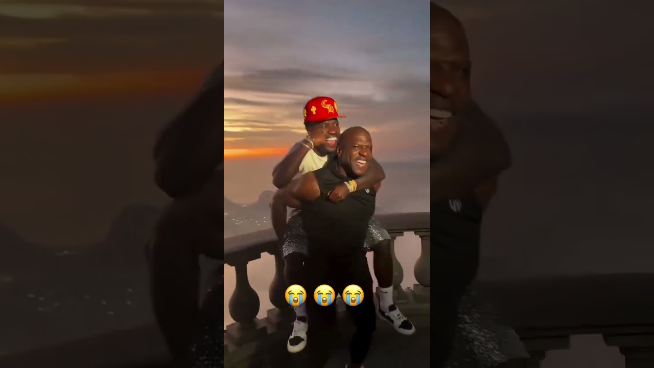 Terry Crews lifting up Vinicius Jr. 😭 (via TerryCrew/TT)