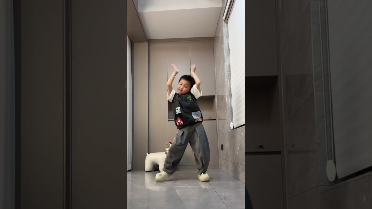 Guarda #dance ✨ When this music starts, the DNA in my body can't be controlled 😎 #baby #dancevideo #cute su YouTube Guarda #dance ✨ When this music starts, the DNA in my body can't be controlled 😎 #baby #dancevideo #cute su YouTube