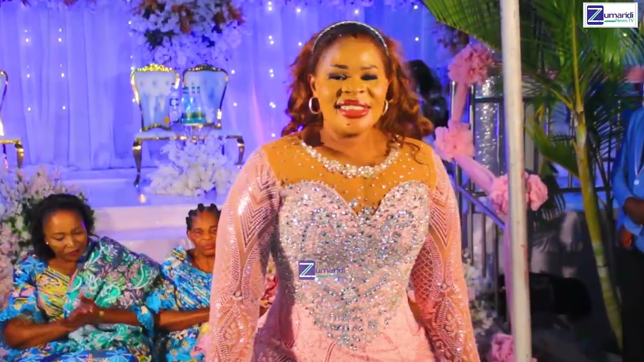 MFALME ZUMARIDI AMZAWADIA MAMA YAKE NA MAMA WAKWE ZAKE