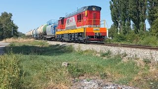ЧМЭ3т-7300 с грузовым поездом следует на перегоне Палагиада-Старомарьевкая и приветливая бригада.