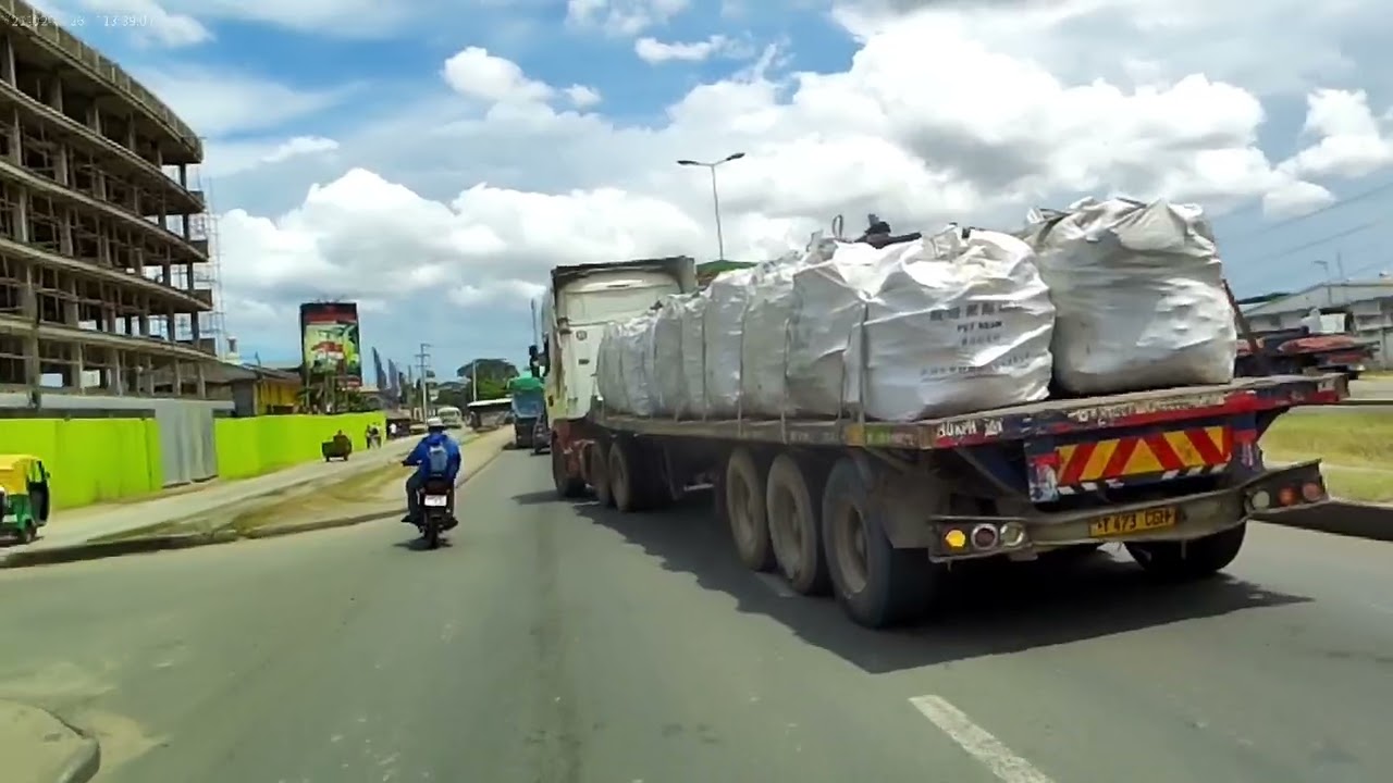 PAMOJA NA MVUA KUBWA YA JANA BADO HALI NI NZURI BARABARANI HASA MANDELA RD#daressalaam 