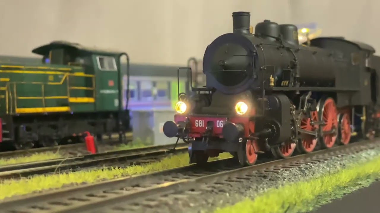 Os.Kar Locomotiva a vapore h0 GR 681 065 DIGITAL SOUND prime prove sul plastico