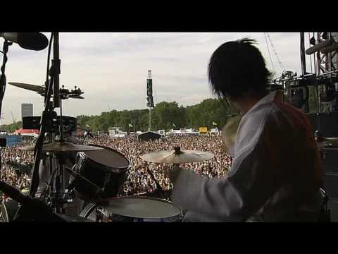 Gnarls Barkley - Smiley Faces live @ wireless 2006 HQ + interview