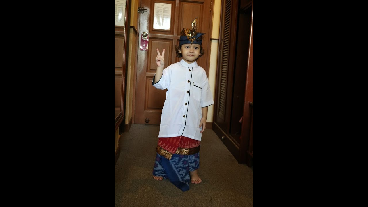 Baju adat bali anak