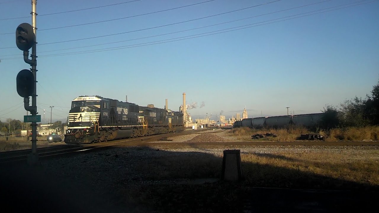 NS Power Move Into Decatur Yard LHF - YouTube