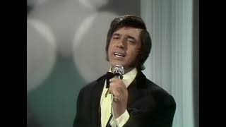 Engelbert Humperdinck - (Every Now And Then There's) A Fool Such As I