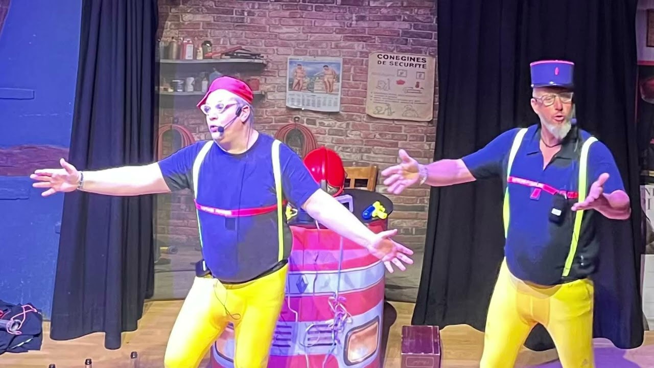 Extrait Spectacle : "Pas toujours gay d'être pompiers" Croquignol et Yoyo au Théâtre La Grange Rouge
