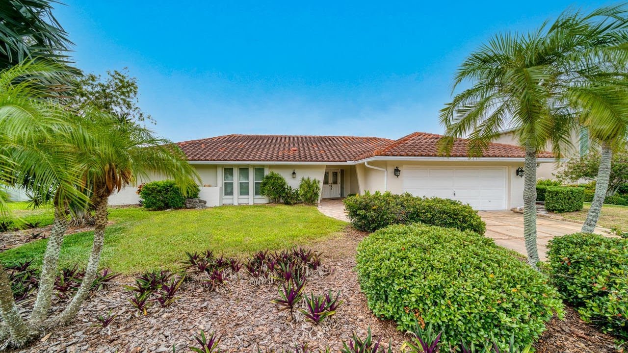 206 Poinciana Ln, Largo, FL