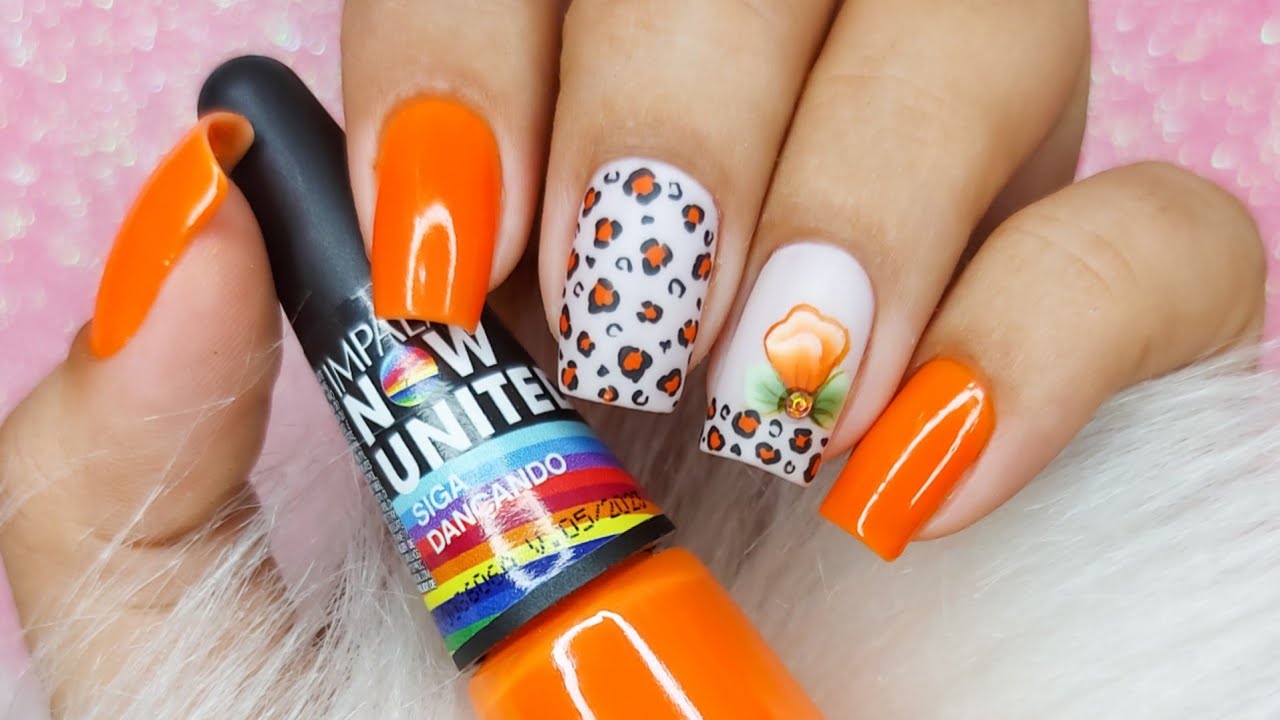 decoração para unhas curtas com esmalte laranja