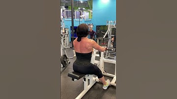 Chest-supported row machine.             IFBB PRO Oksana Piari Women’s physique division.Off-season