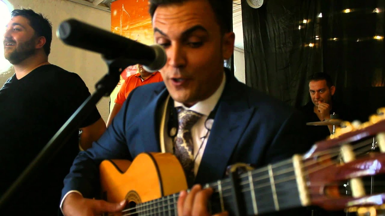 Carnavalero le canta a su mujer en su boda -  Boda C&C