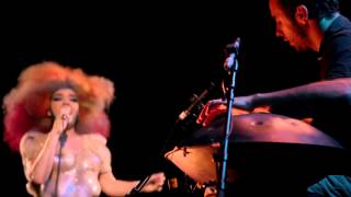Video thumbnail of "Bjork - One Day (live)"