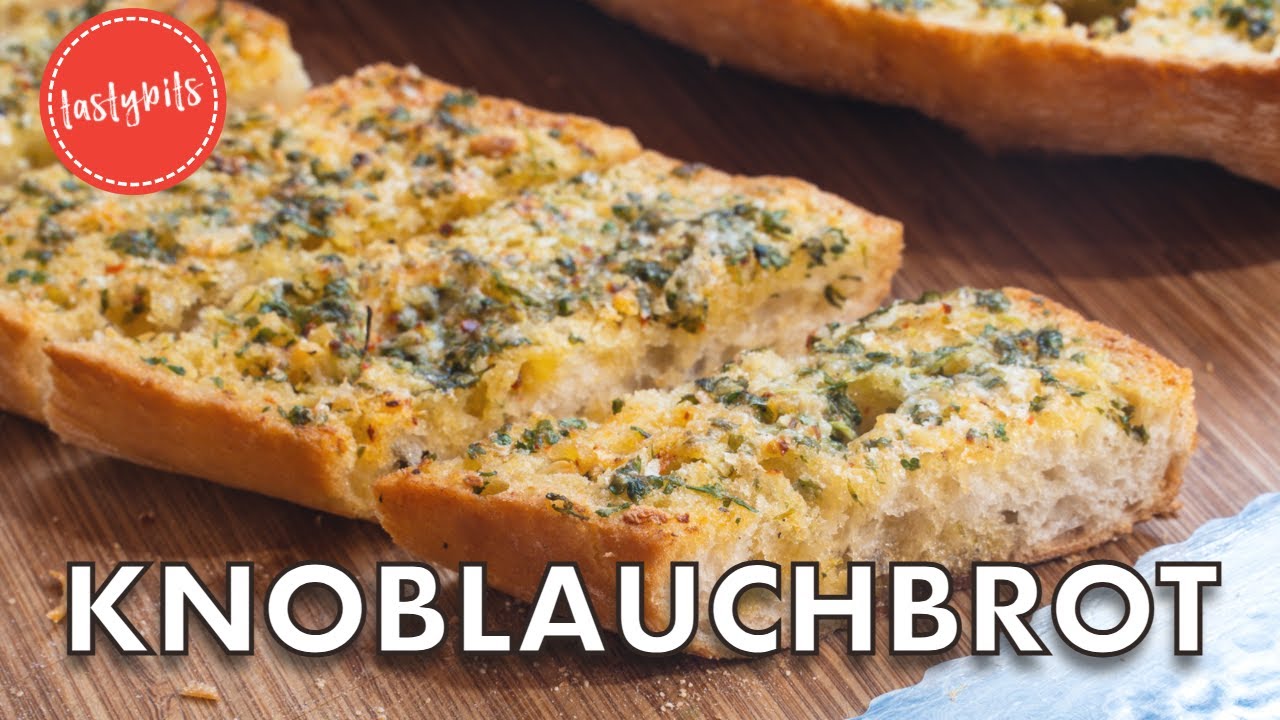 Bestes KNOBLAUCHBROT mit Parmesan & Petersilie - ein super einfaches Rezept! 🧄
