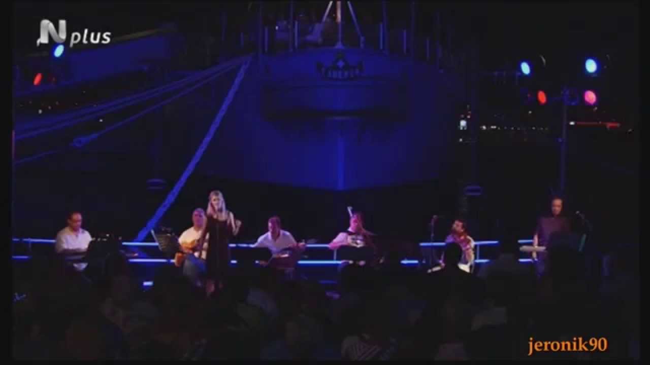 Σαββέρια Μαργιολά - Το φεγγάρι είναι κόκκινο