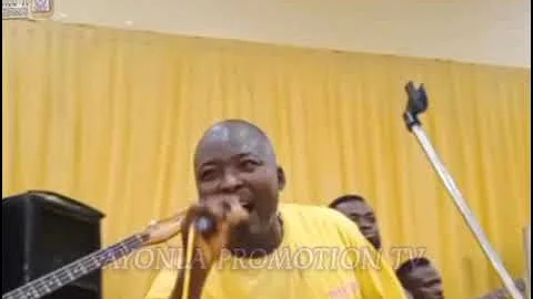 PANACHUKWU OBESERE JNR SING OLDIES OF HIS ELDER BROTHER PK1ST OBESERE AGBAAKIN LIVE ON STAGE.