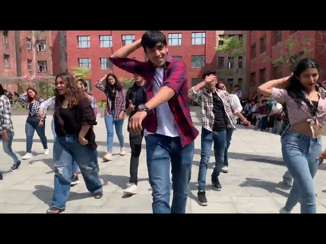 What a show by these talented ladies from Amity University Noida👏 #amityyouthfest2022 #collegefest