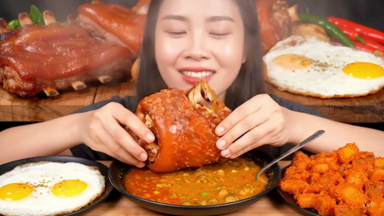 Eating Big Crispy Pig Feet!🔥🐖😋🤤🤤