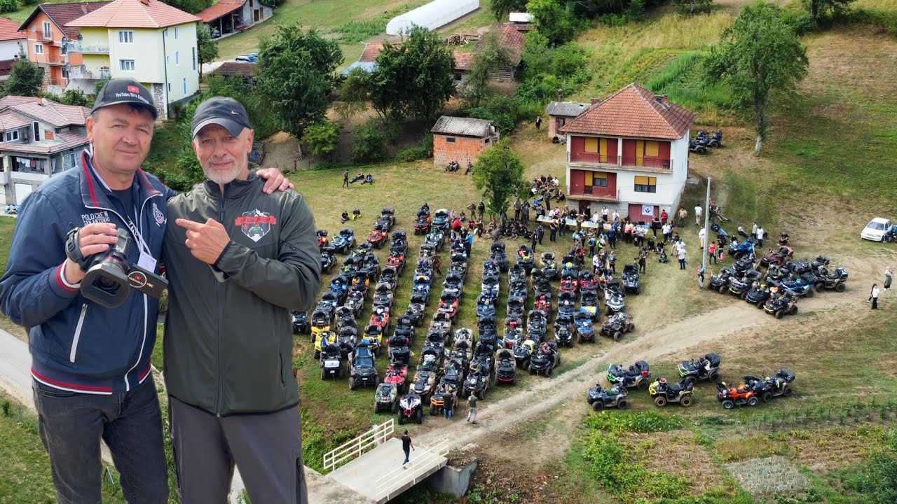 Ućesnici quad maratona odmaraju kod kuće Nasera Orića - Potočari Srebrenica 10.07.2025.