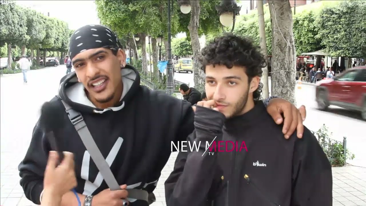 يقول  