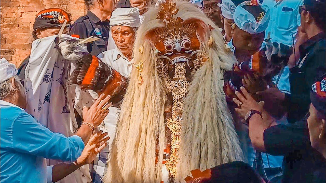 TRADISI SEJAK 1937 | PENGEREBONGAN KESIMAN DI PURA AGUNG PETILAN KESIMAN 2024