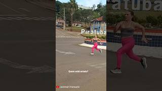 Corredora quase atropela pedestre. 🏃🚸 #corredora #velocidade #pedestre
