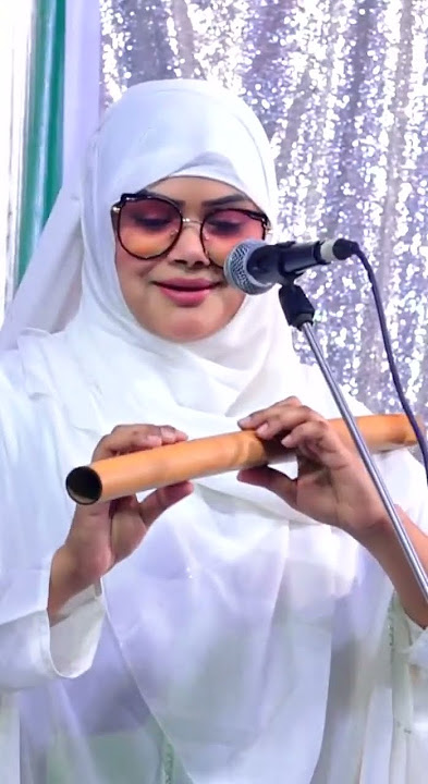 দেওয়ান বাবলি সরকার যখন বাঁশি বাজায়