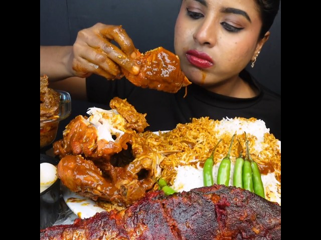 ASMR: EATING SPICY CHICKEN CURRY🔥 BASMATI RICE || #shorts #mukbangn#asmreating #mukbangasmr #asmr