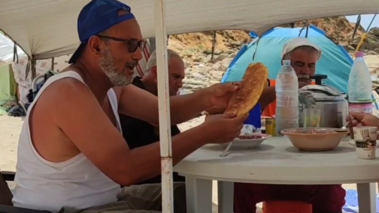  (رغيف) :كسرة طايبة سخونة في شاطئ البحر على مائدة الغداء La galette du camping 