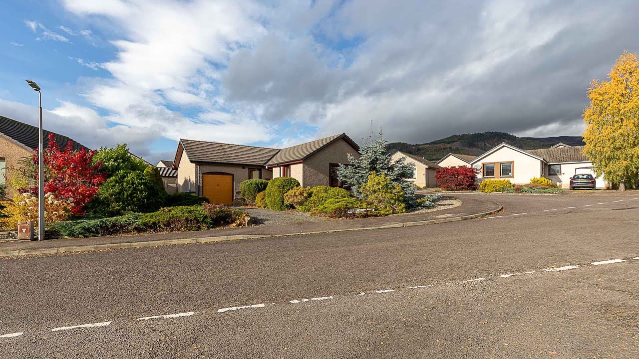 8 Knockard Place, Pitlochry, PH16 5JF YouTube
