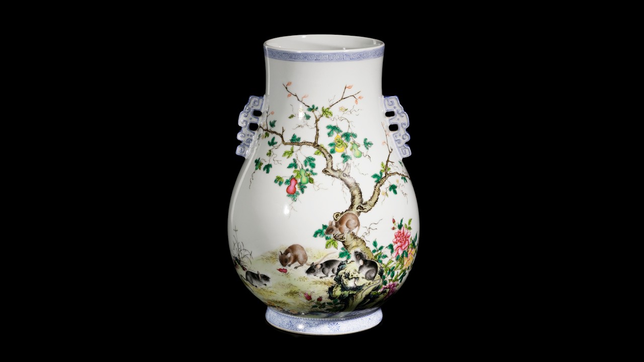 美術品　置物　粉彩雙耳尊　「乾隆御製」銘 古陶瓷粉彩官倉老鼠 詩文雙耳尊瓶款乾隆年製- YouTube